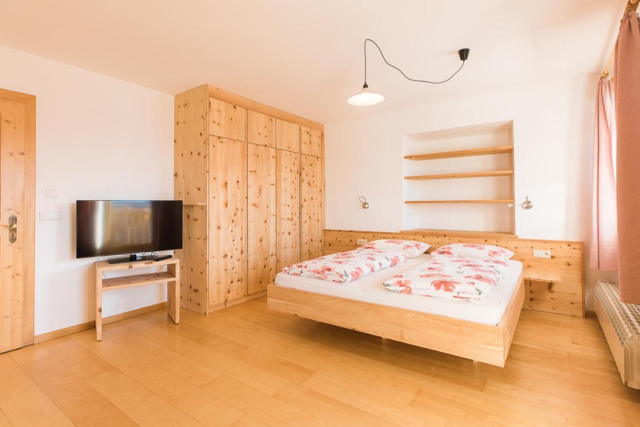 Zolerhof Apartment เฟลด์ทูร์นส์ ภายนอก รูปภาพ
