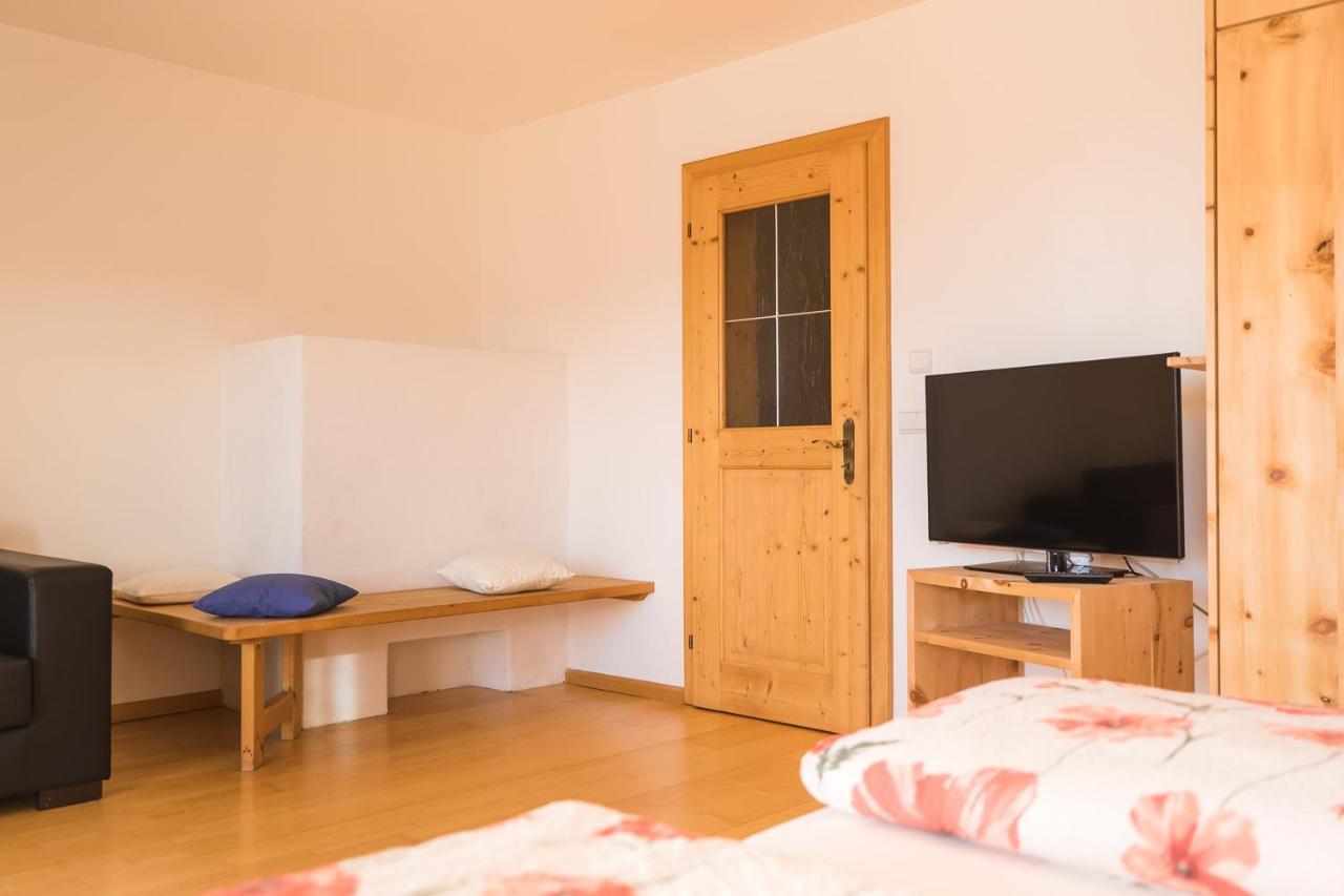 Zolerhof Apartment เฟลด์ทูร์นส์ ภายนอก รูปภาพ